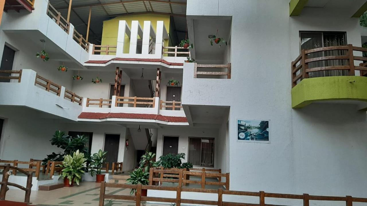 Ruturaj Inn Alībāg Exterior foto